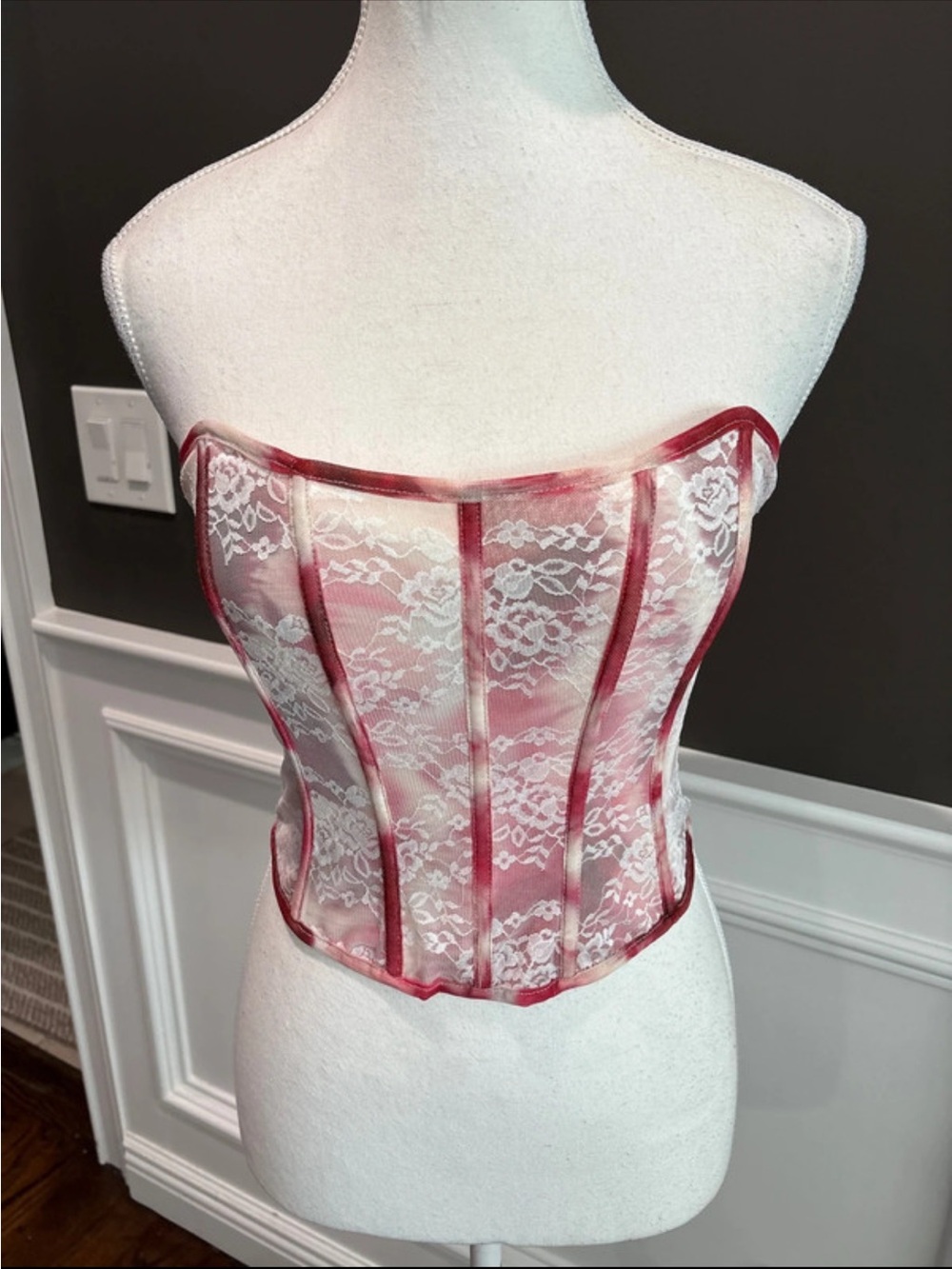 Feminine Pink Lace Strapless Corset Camisole